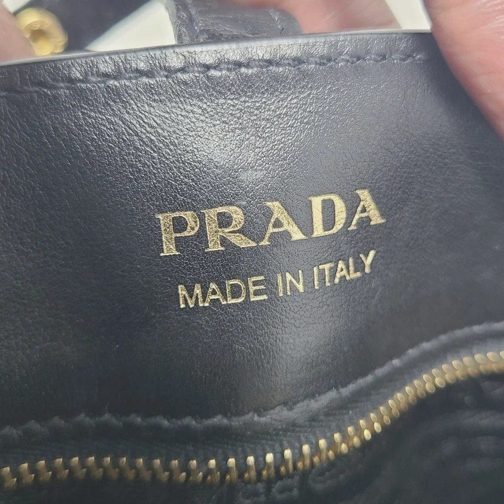 Prada stand out